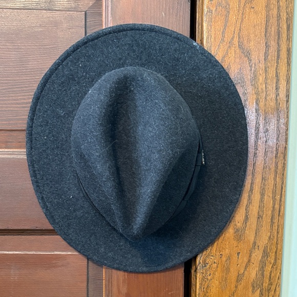 Scala Hat - Picture 1 of 4